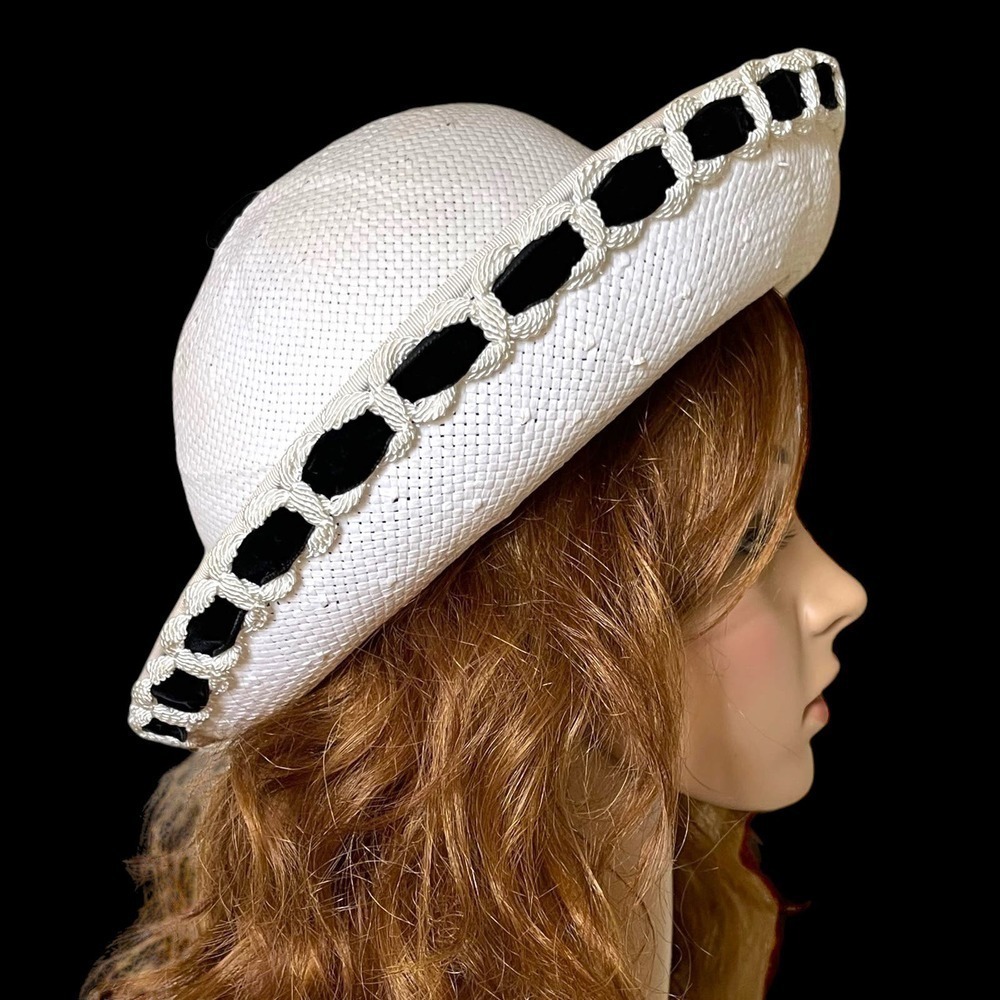 Sweet and Innocent Vintage Eric Javits 1980’s Black & White Derby Pillbox Hat - Picture 9 of 15
